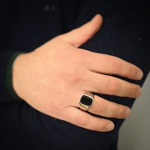 Anello da uomo in acciaio inossidabile con pietra nera -Beloved_gioielli