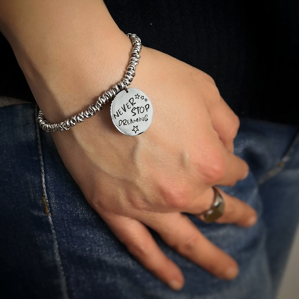 Bracciale con nodini in acciaio silver e incisione - "Never stop dreaming" -Beloved_gioielli