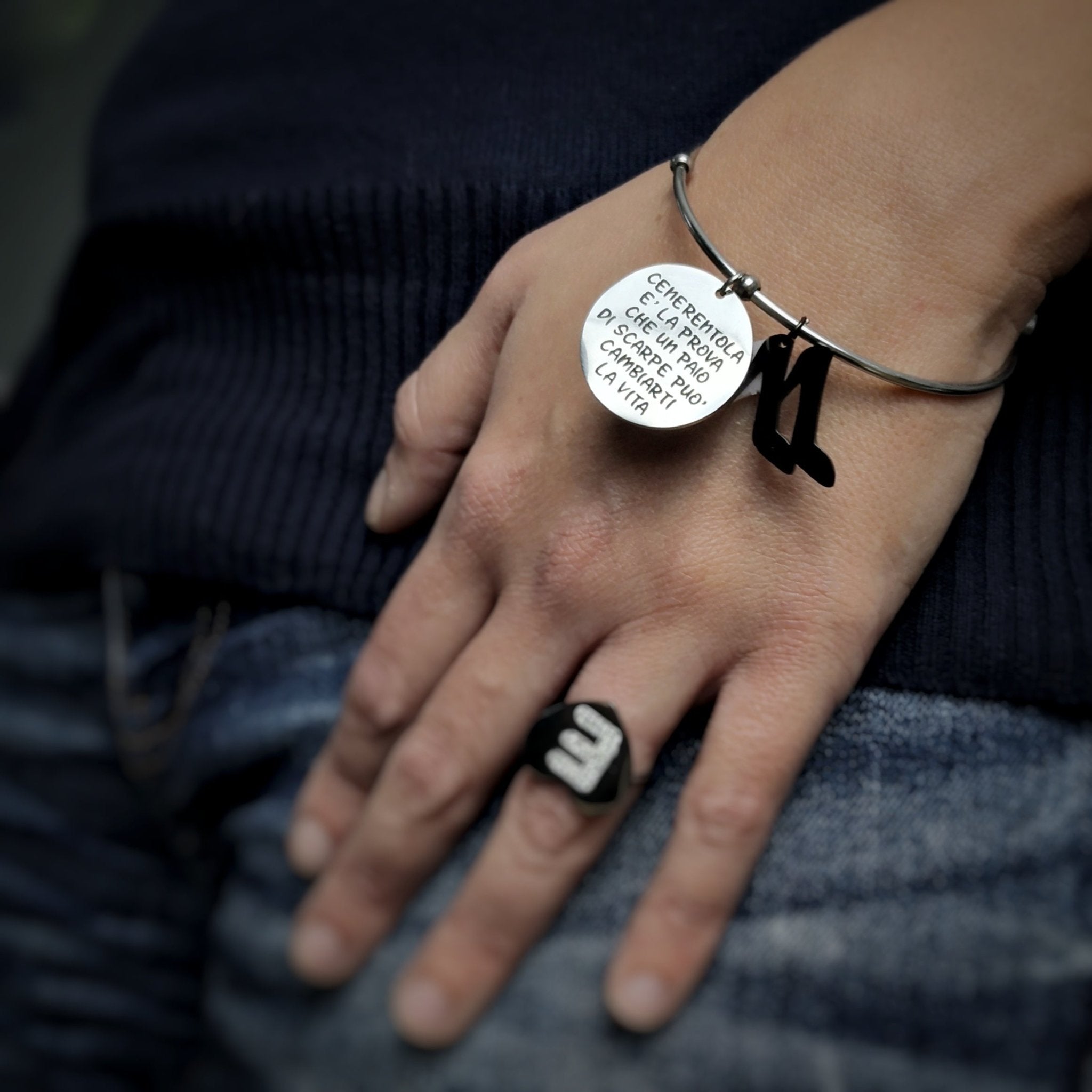 Braccialetto Charm Scritta Frase Mai 'Na Gioia Mai Una Gioia - Gioi Braccialetto Charm Scritta Frase Mai 'Na Gioia Mai Una Gioia - Gioi