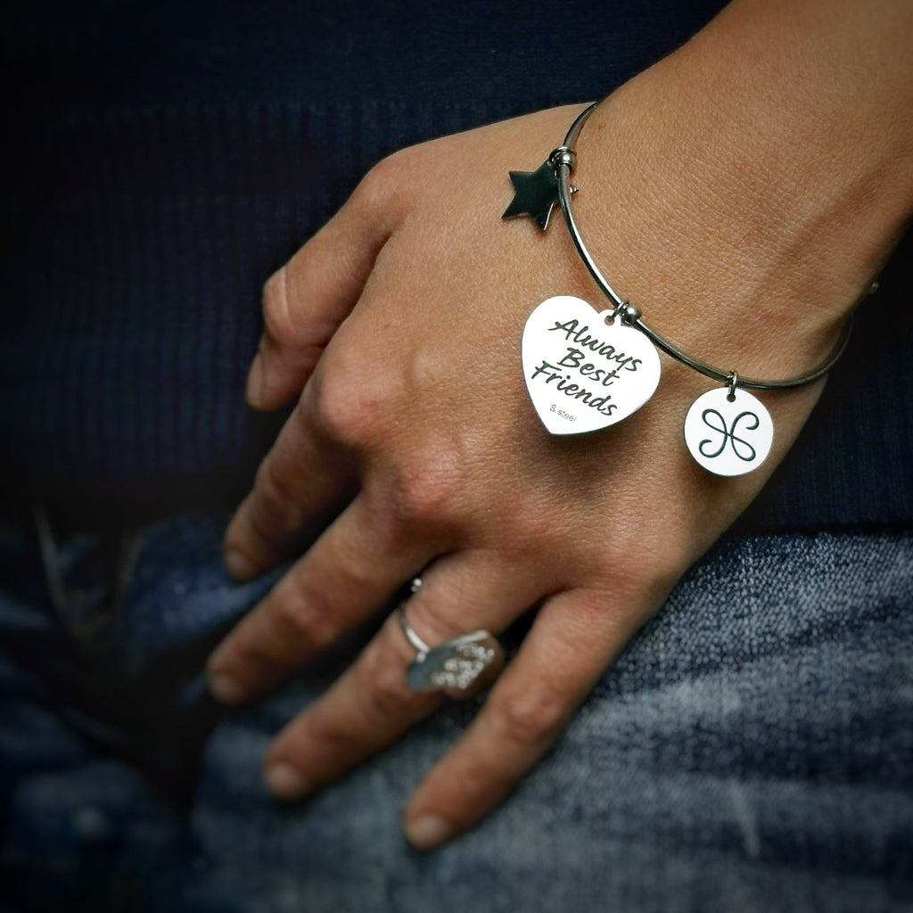 Bracciale rigido donna con charms e incisione su due lati - "No matter when.." -Beloved_gioielli