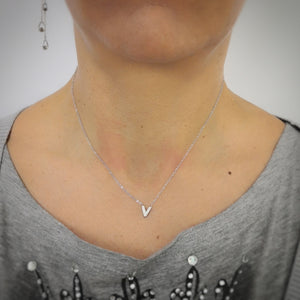 Collana con mini iniziale in acciaio inossidabile e cristalli - Scegli la tua lettera all'interno -Beloved_gioielli