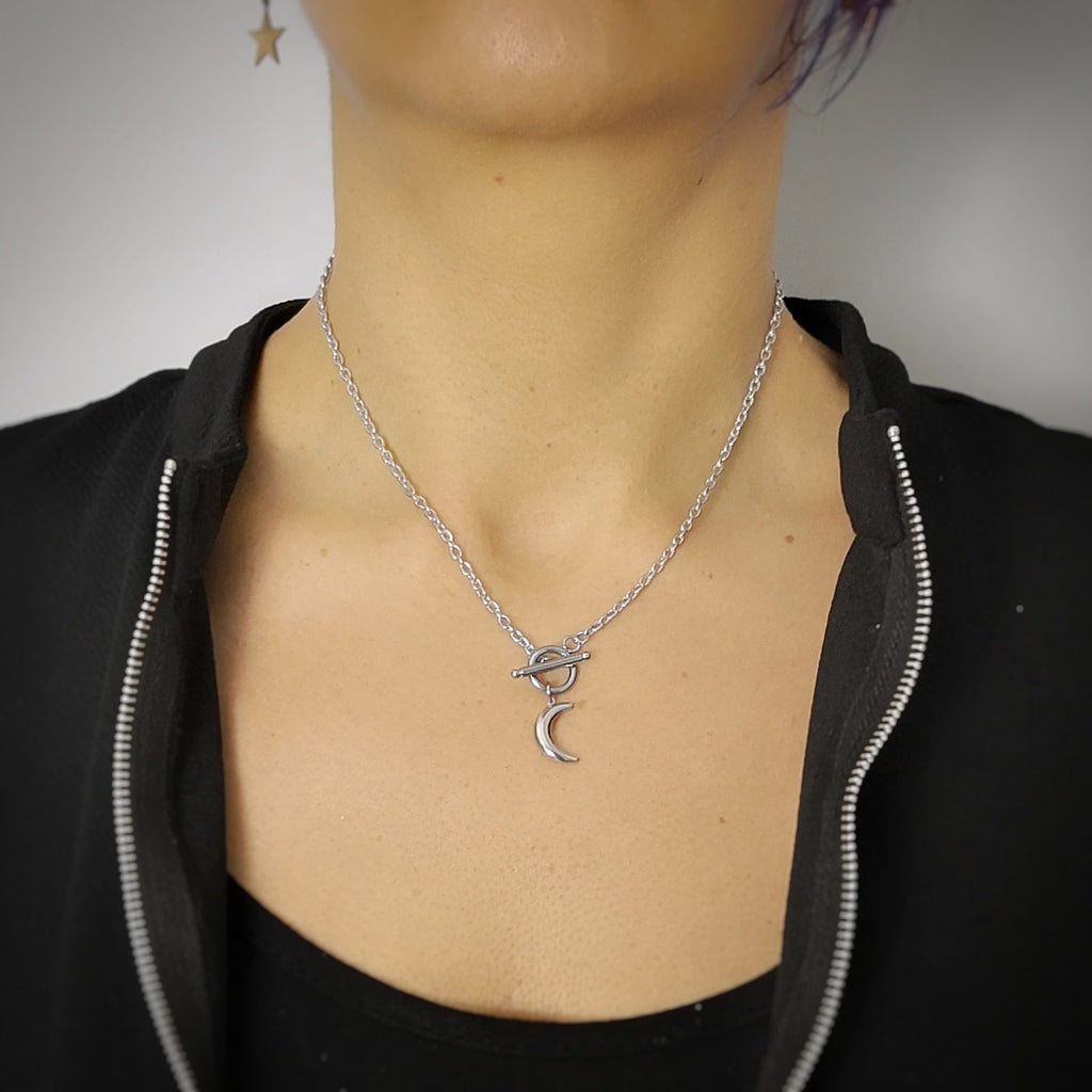 Collana in acciaio con fermaglio a T e Mezzaluna - Silver -Beloved_gioielli