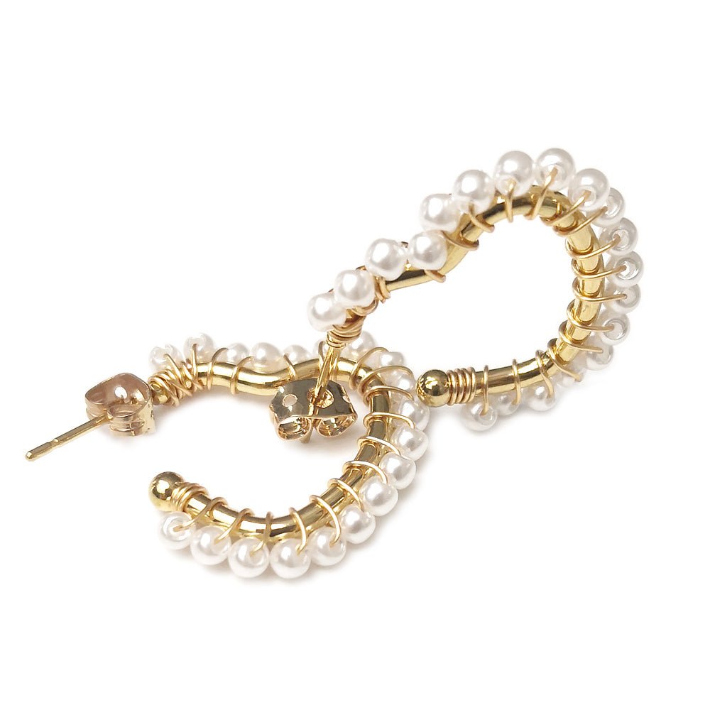 Orecchini in acciaio colore gold con cristalli naturali - Cuore perline Bianche -Beloved_gioielli